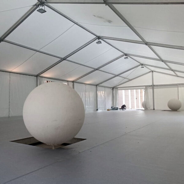 Interior de carpa rectangular
