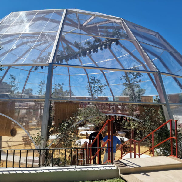Exterior cúpula transparente en boda