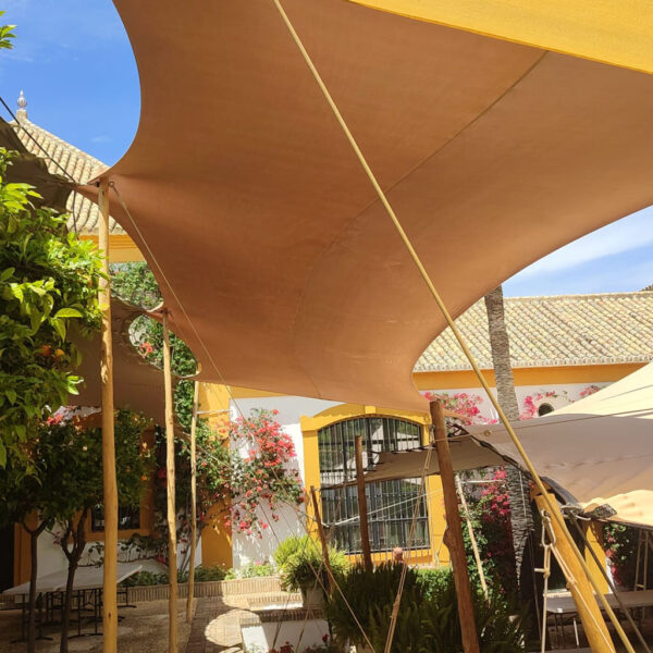Toldo asimétrico